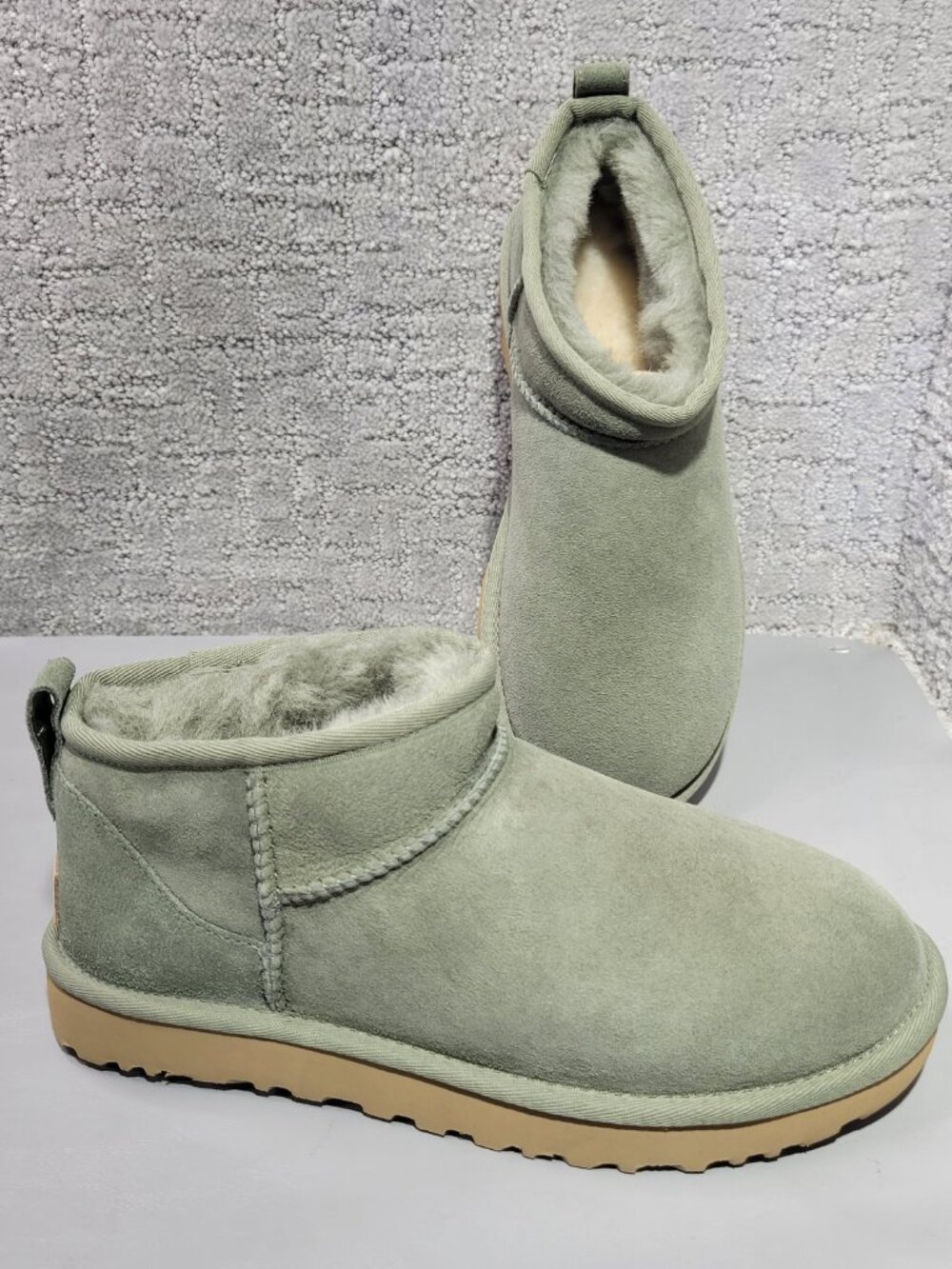 UGG Classic Ultra Mini Womens Size US 7 Light Green Suede Lined Fur Snow Boots - Picture 9 of 13